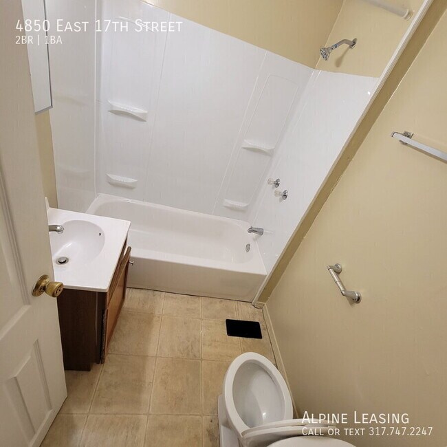 Foto del edificio - 4850 E 17th St