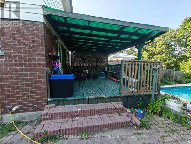 Building Photo - 222 Tamarack Ct