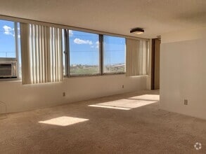 Building Photo - 1060 Kamehameha Hwy