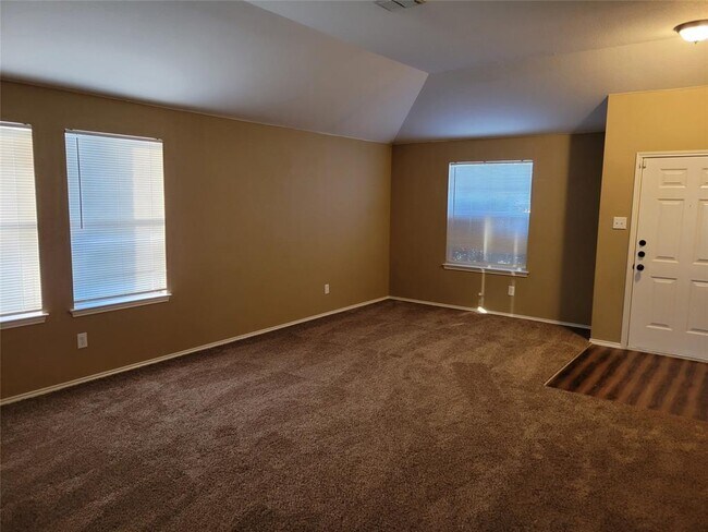 Building Photo - 1713 Chapman Dr