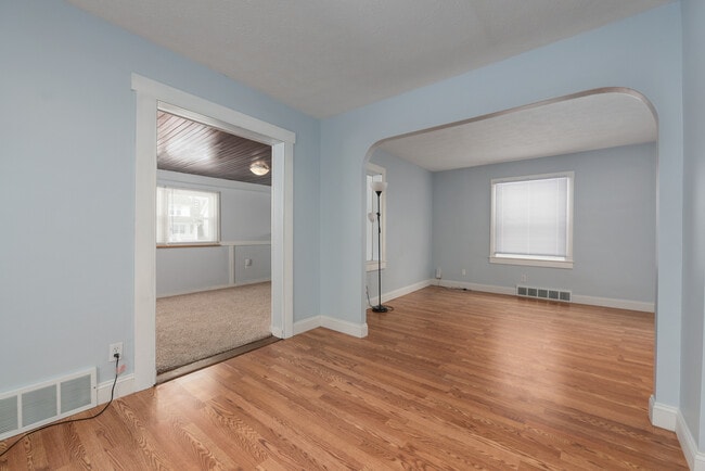 Building Photo - 247 E 248th St