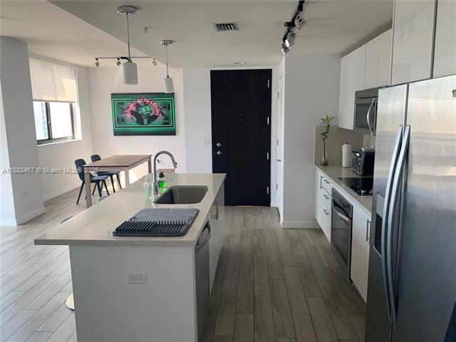 Foto del edificio - 999 SW 1st Ave