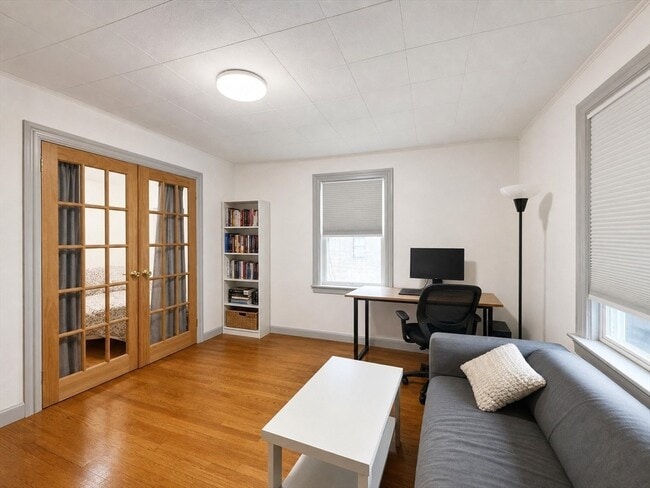 Foto del edificio - 121 Thorndike St