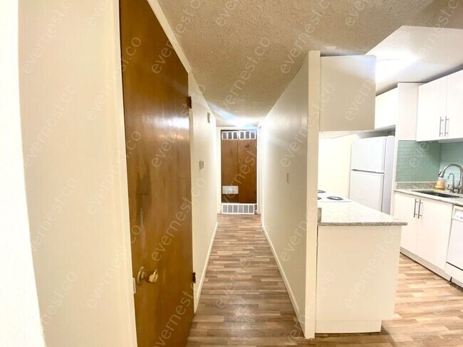 Foto del edificio - 1608 Cottonwood Dr
