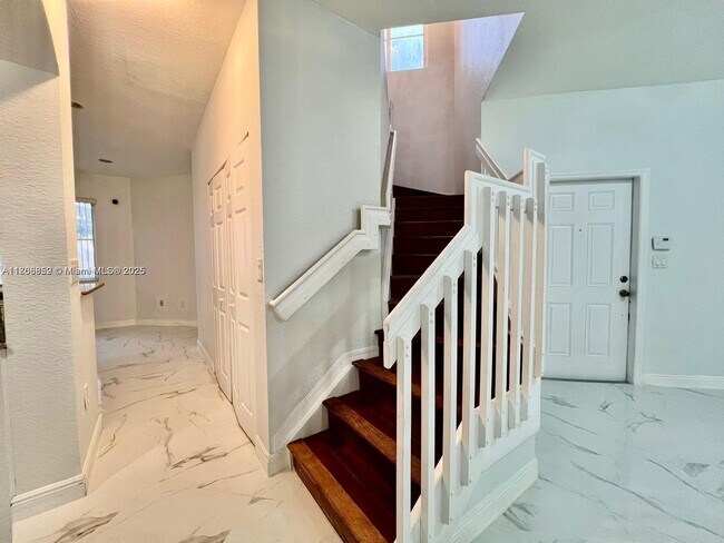 Foto del edificio - 8962 SW 18th St