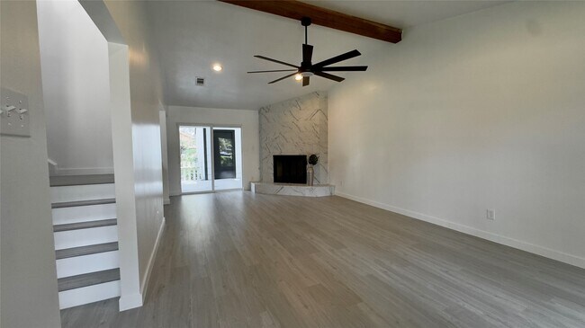 Foto del edificio - 3311 Big Spruce Dr