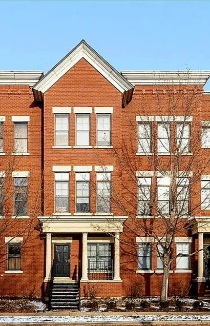 Primary Photo - 122 S Grove Ave