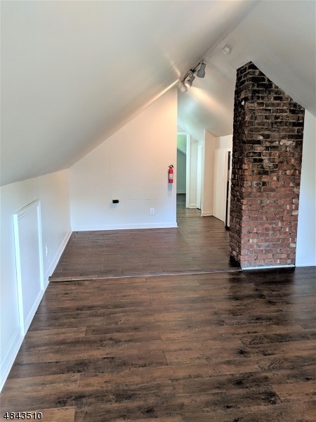 Foto del edificio - 71 Wildwood Ave
