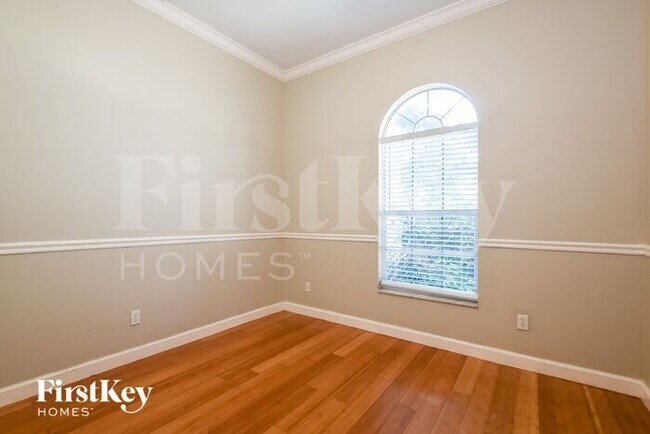 Foto del edificio - 3010 Linmont Ln