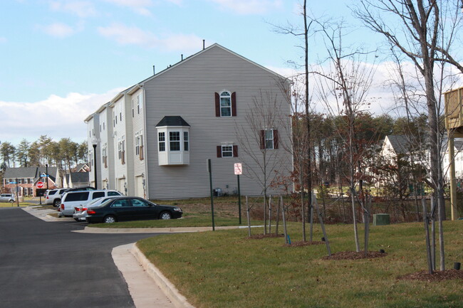 Building Photo - 42956 Miltec Ter