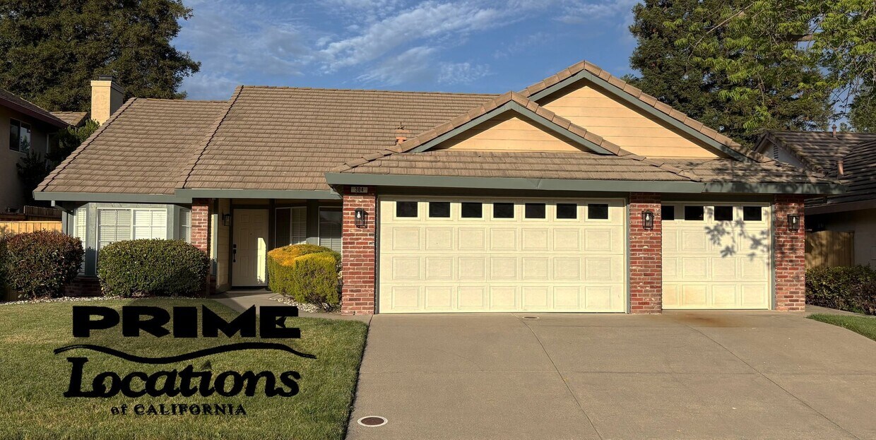 Foto principal - Newly updated 4 bedroom west Roseville home