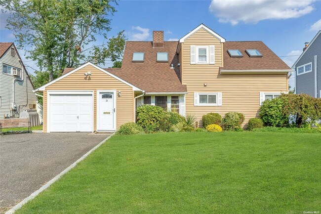 Building Photo - 26 Polo Ln