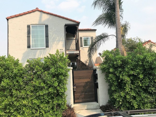Foto del edificio - 1512 Meadowbrook Ave
