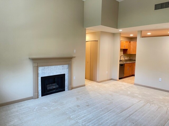 Primary Photo - 550 Washington St