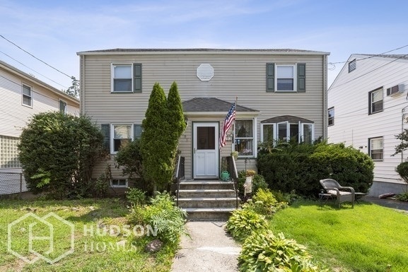 Primary Photo - 595 Linden Ave