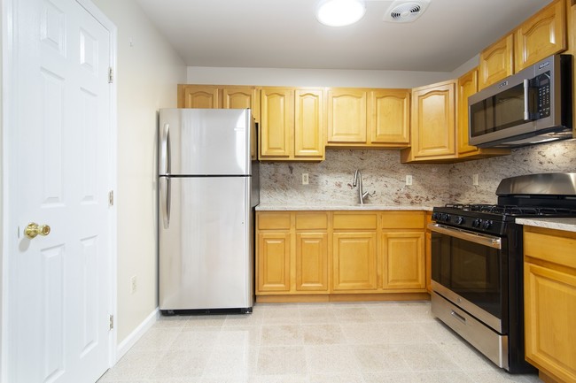 Building Photo - 31 Stuyvesant Ave