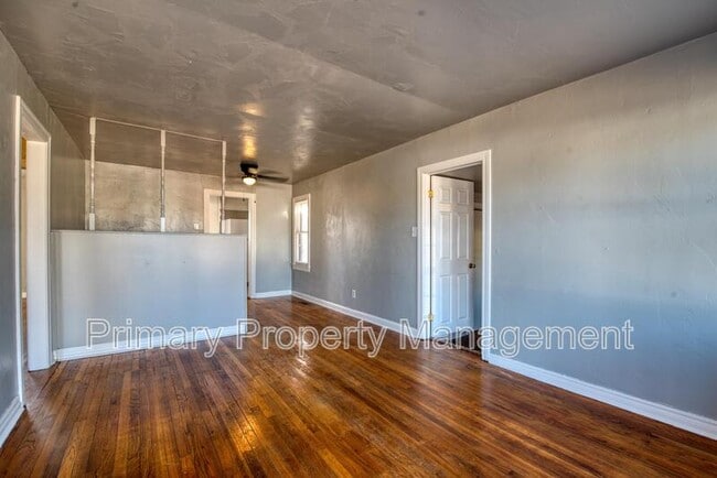 Building Photo - 3112 Cashion Pl