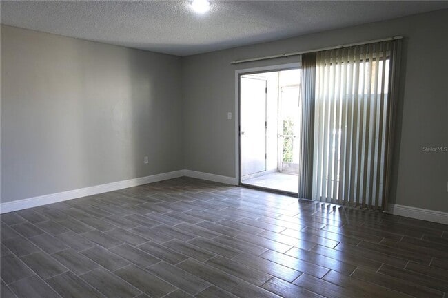 Building Photo - 534 Orange Dr