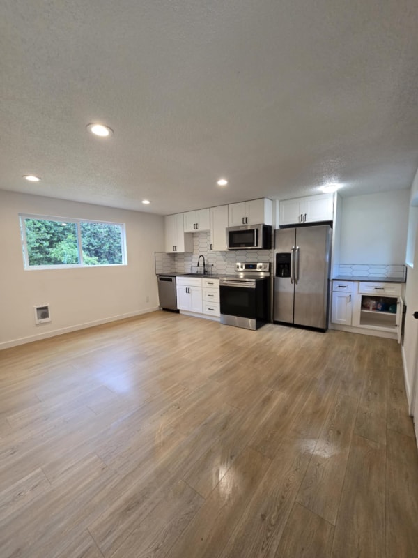 Building Photo - 14505-14505 Woodlawn St SW