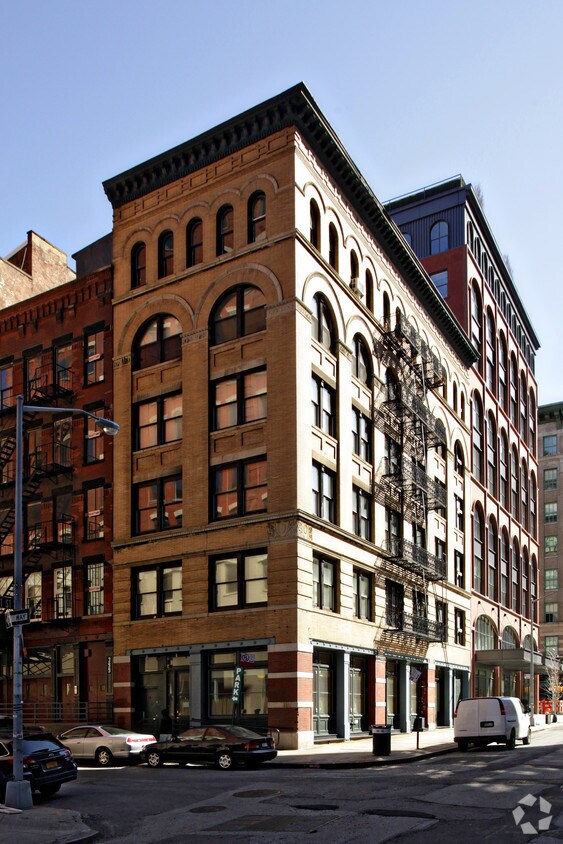Foto principal - 397 Washington St
