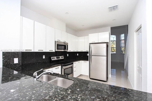 Foto del edificio - 15670 SW 11th Terrace