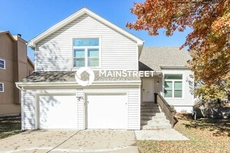 Building Photo - 4520 NE Webster Dr