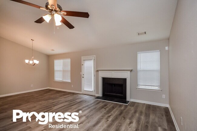 Building Photo - 245 Lakeside Point