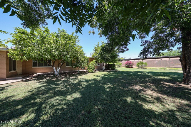 Building Photo - 4635 N 11th Pl