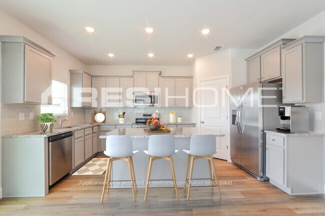 Foto del edificio - 5245 Hartwood Lp