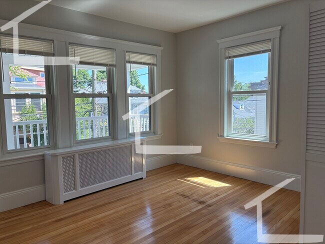 Building Photo - 32 Matchett St