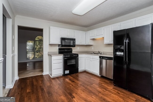 Building Photo - 3905 Saddlecreek Dr