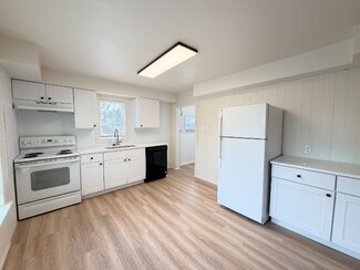 Building Photo - 312 9th St