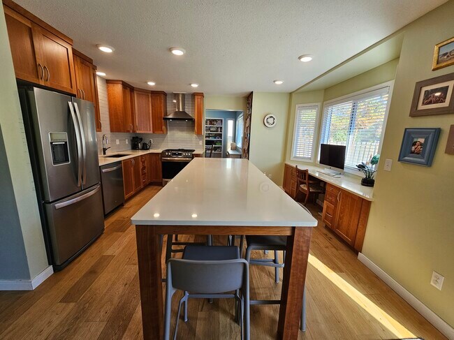 Building Photo - 5898 Birmingham Pl