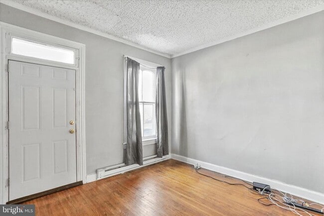 Building Photo - 135 E Antietam St