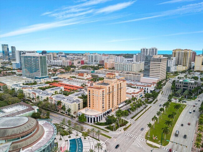 Foto del edificio - 651 Okeechobee Blvd
