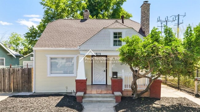 Photo - Charming 3bd/2ba Sacramento Duplex House
