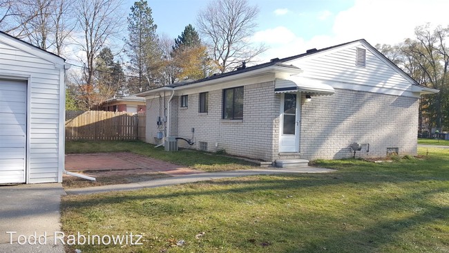 Building Photo - 27272 Emmett St