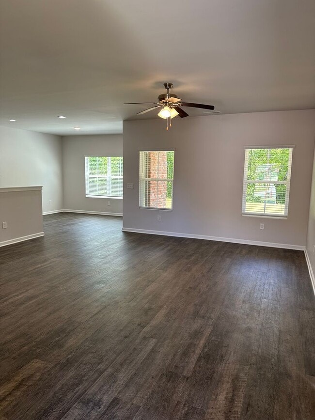 Building Photo - Three Bedroom | Two and a Half Bathroom Ho...