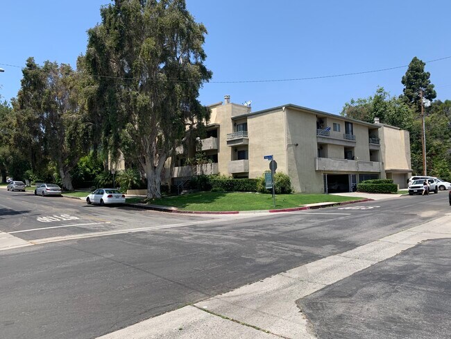 Vista del edificio - 3325 Kelton Ave