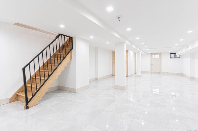 Foto del edificio - 282 E 38th St