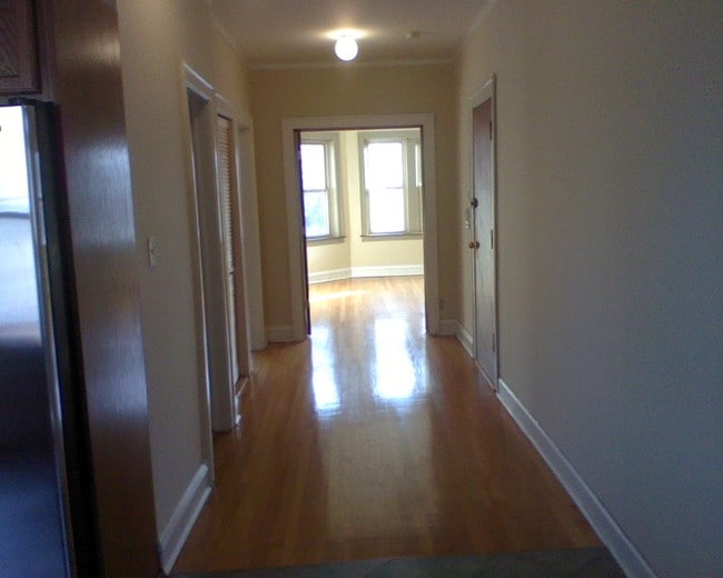 Foto del edificio - 422 E 81st St
