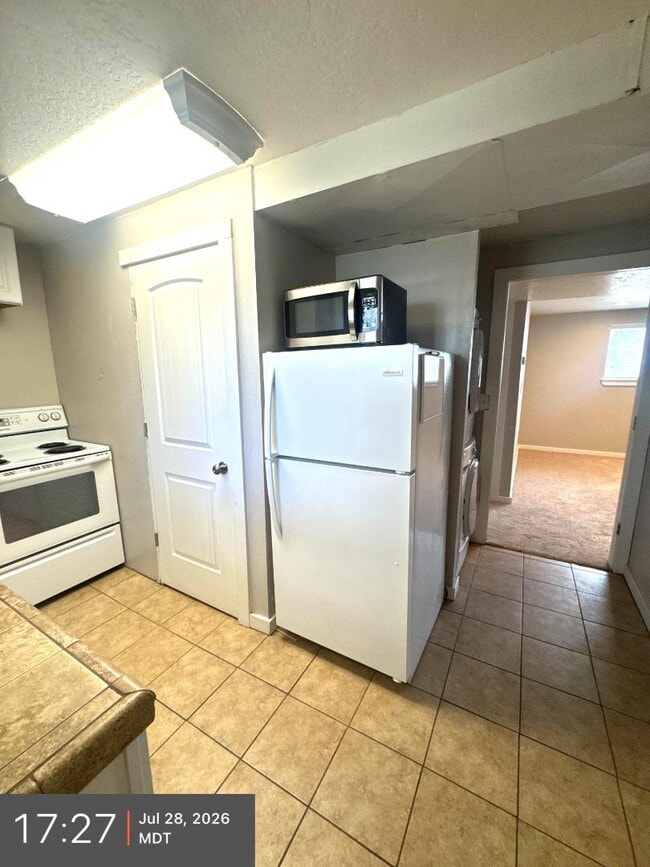 Building Photo - 555 E 170 S