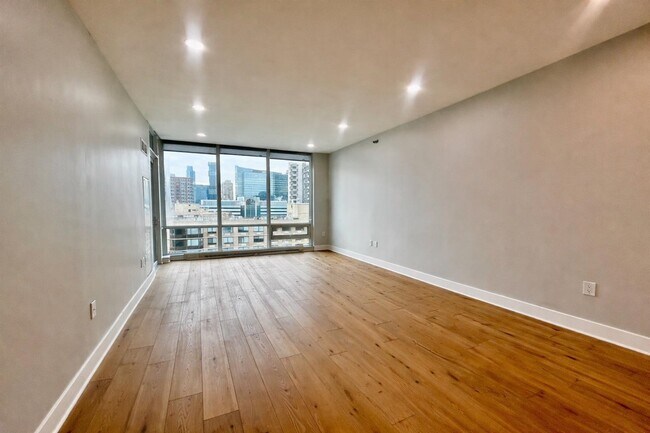 Foto del edificio - 20 Newport Pkwy