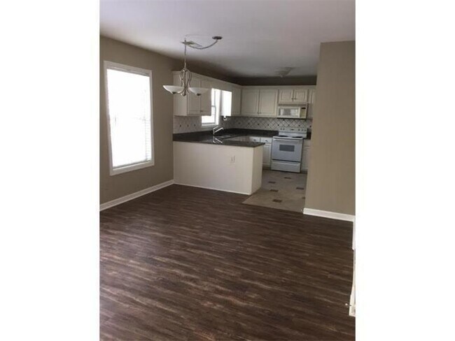 Foto del edificio - 1801 Hazy Glen Ct NW