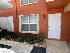 Building Photo - 444 Tudor Dr