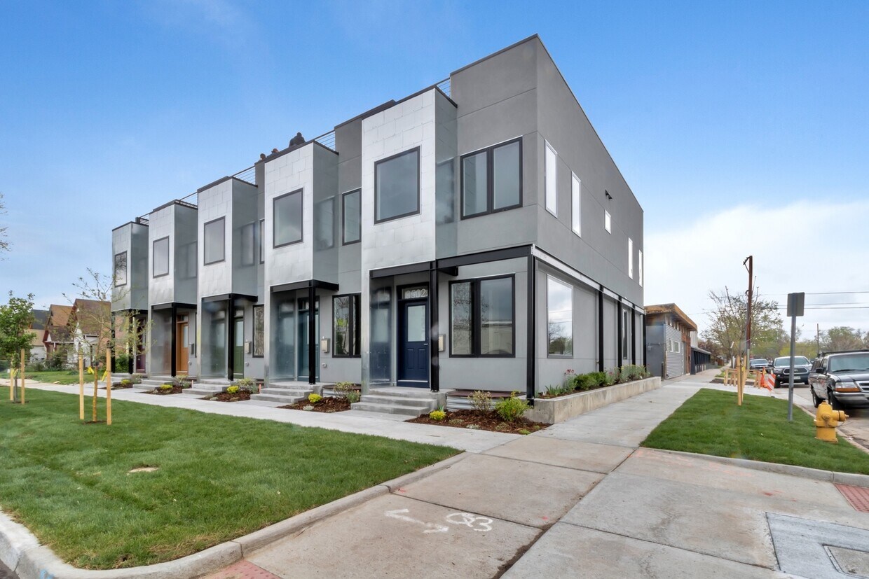 3 Bed in RiNo w/ RoofTop!! House Rental in Denver, CO