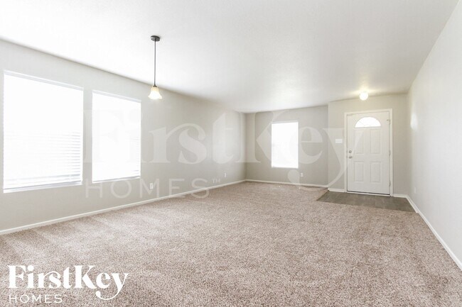 Foto del edificio - 8655 Hopewell Ct