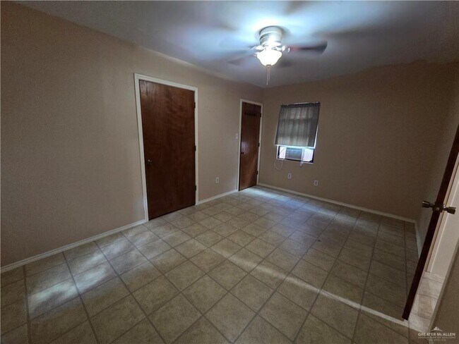 Building Photo - 10 W Buchanan Ave