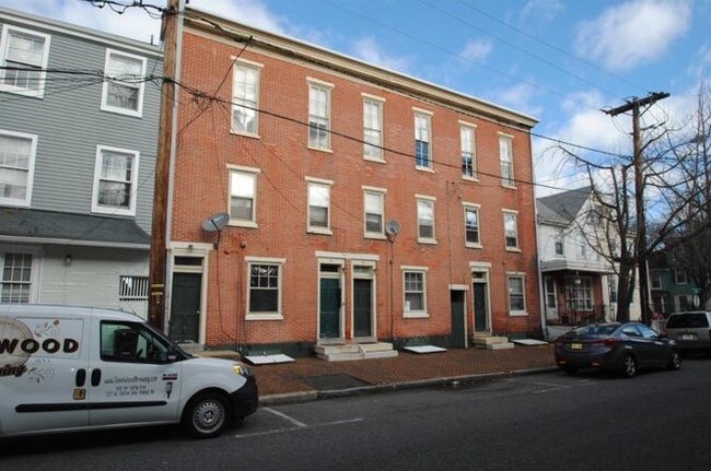 Building Photo - 23-27 E Union St