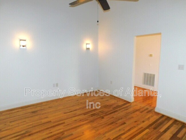 Building Photo - 1755 Liberty Ln